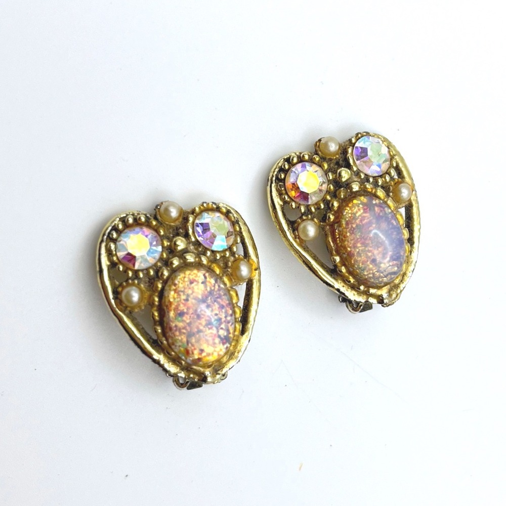 Vintage Gold‎ Tone Heart Faux Opal Aurora Borealis Rhinestone Clip On Earrings